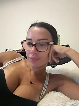 Snapshot of SexySophiaax chatting on May 6, 2026, 5:33 am SexySophiaax online show from May 6, 2026, 5:33 am