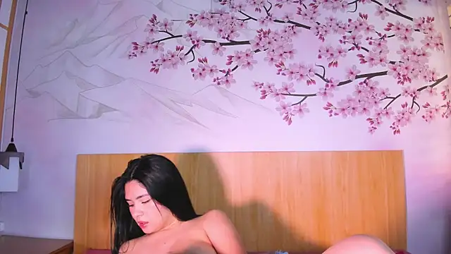 Yasmin Scott online show from November 7, 2025, 11:59 am