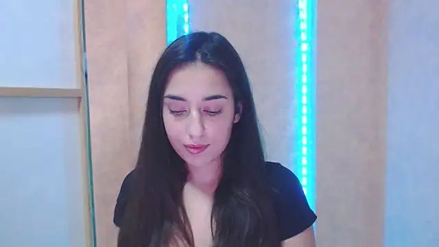 Snapshot of Lovelllyy chatting on February 4, 2025, 10:10 am Lovelllyy online show from February 4, 2025, 10:10 am