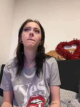 Ciara2004 online show from April 16, 2026, 8:09 pm