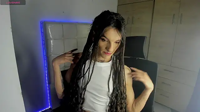 Snapshot of CharlotteWings chatting on February 27, 2025, 4:54 pm CharlotteWings online show from February 27, 2025, 4:54 pm