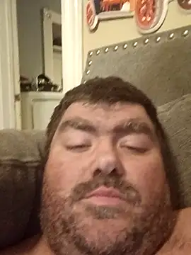 Rcraigue4 online show from October 29, 2025, 2:32 am