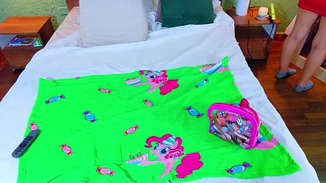 tinyy whore18 online show from April 4, 2026, 8:32 am