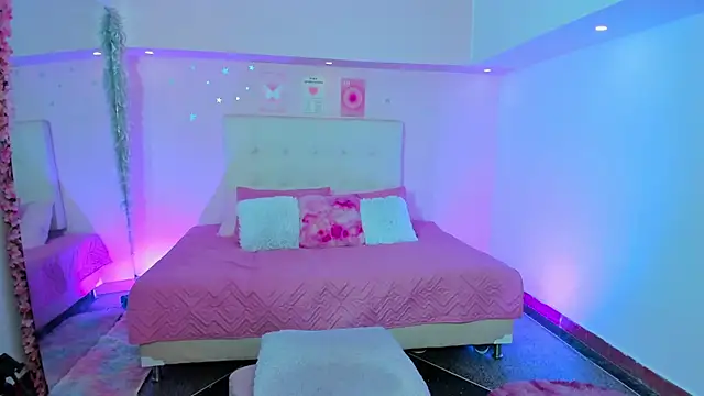 ScarlettDreamss7 online show from October 4, 2025, 8:54 pm