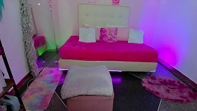 ScarlettDreamss7 online show from September 9, 2025, 2:10 am