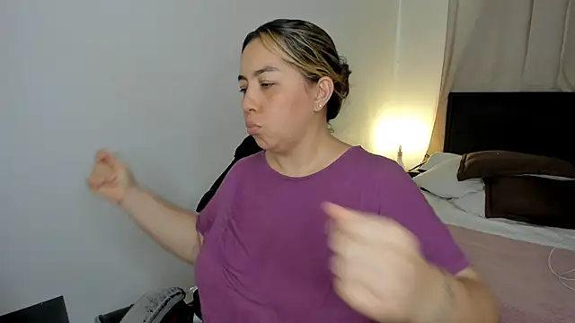 brithany olson25 online show from March 13, 2026, 8:14 pm