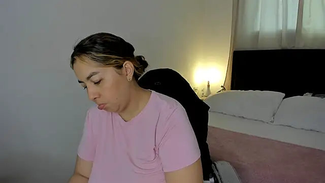 Snapshot of brithany_olson25 chatting on February 6, 2026, 12:12 pm brithany olson25 online show from February 6, 2026, 12:12 pm