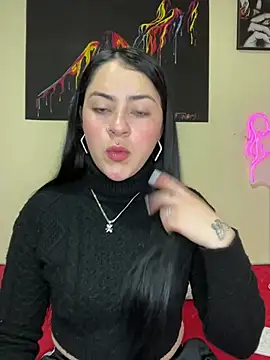 Snapshot of Emmie_Hot chatting on March 3, 2025, 12:06 pm Emmie Hot online show from March 3, 2025, 12:06 pm