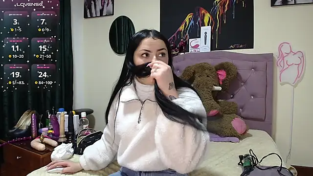 Emmie Hot online show from November 3, 2025, 12:09 pm