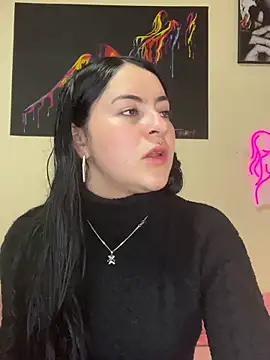 Snapshot of Emmie_Hot chatting on March 7, 2025, 12:23 pm Emmie Hot online show from March 7, 2025, 12:23 pm