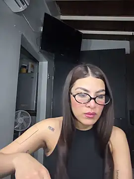 thompsonabella666 online show from April 9, 2026, 3:52 am