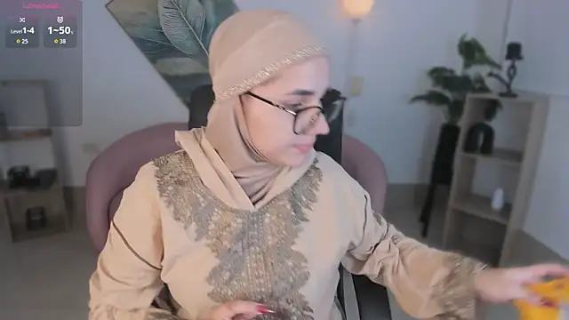 Ayha khalaf online show from October 30, 2025, 1:15 am