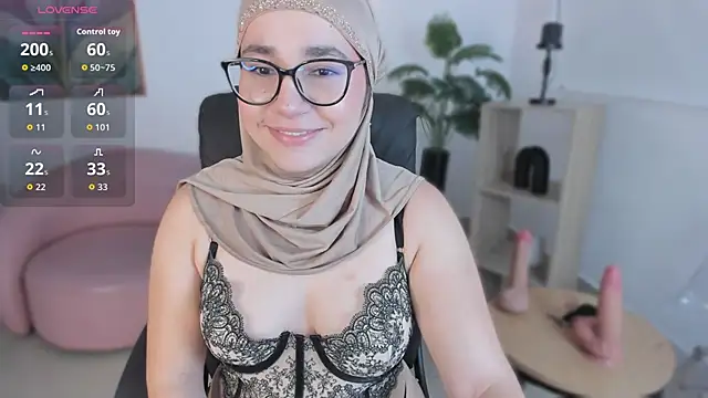 Ayha khalaf online show from October 12, 2025, 1:07 am