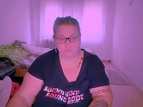 Marryllunax online show from November 27, 2025, 10:05 am