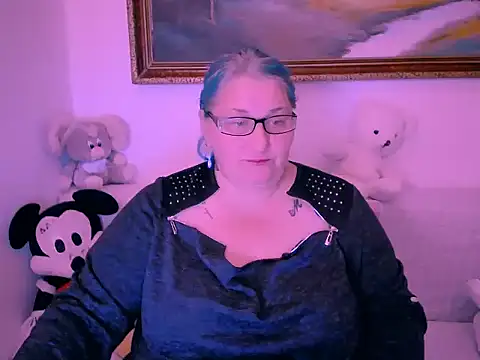 Marryllunax online show from November 1, 2025, 9:30 pm