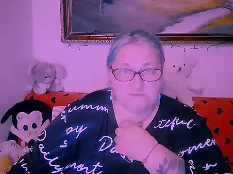 Marryllunax online show from November 23, 2025, 3:33 pm