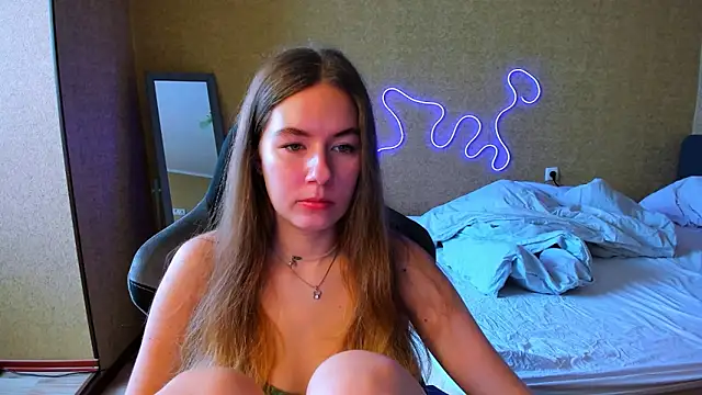 EmilyPaw online show from February 24, 2026, 9:21 am