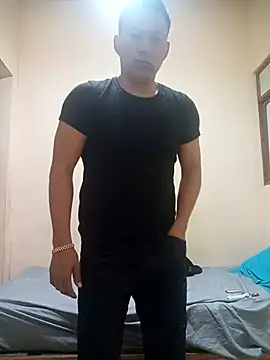 Snapshot of LuisMex1998 chatting on February 20, 2026, 9:00 am LuisMex1998 online show from February 20, 2026, 9:00 am