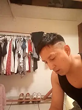 Snapshot of LuisMex1998 chatting on February 12, 2026, 1:44 pm LuisMex1998 online show from February 12, 2026, 1:44 pm