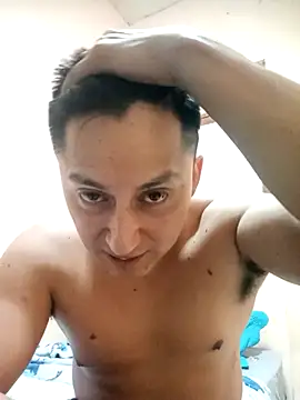 Snapshot of LuisMex1998 chatting on February 22, 2026, 5:21 am LuisMex1998 online show from February 22, 2026, 5:21 am