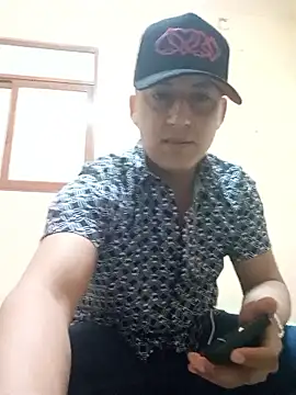 LuisMex1998 online show from January 12, 2026, 1:23 am