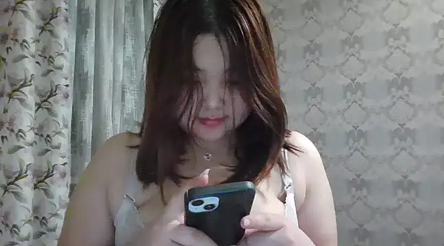 Snapshot of elysiann3 chatting on February 17, 2025, 4:06 pm elysiann3 online show from February 17, 2025, 4:06 pm