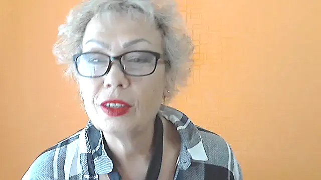 NessyJenixs online show from September 24, 2025, 6:42 am