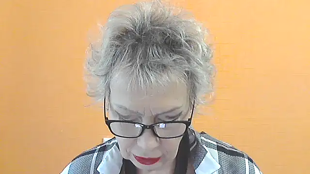 NessyJenixs online show from October 5, 2025, 6:59 am