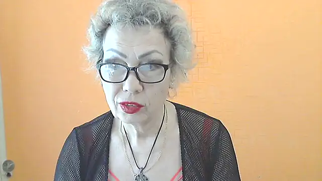 NessyJenixs online show from April 5, 2026, 7:15 am