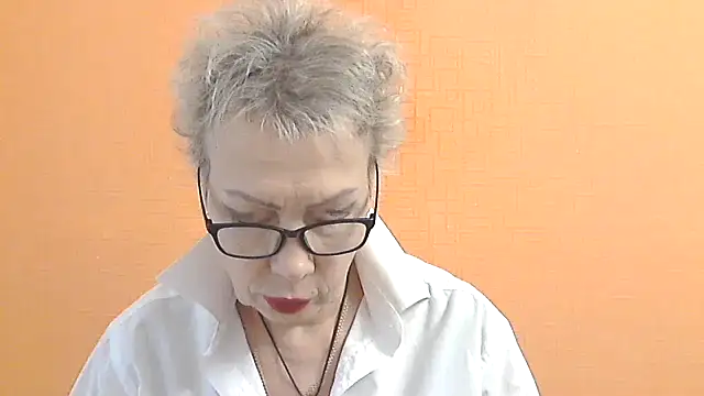 NessyJenixs online show from November 16, 2025, 7:46 am