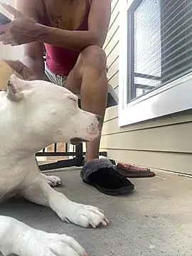 theprettysoles online show from April 18, 2026, 7:51 pm