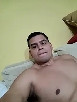 Snapshot of leandroc04 chatting on June 3, 2026, 3:07 am leandroc04 online show from June 3, 2026, 3:07 am