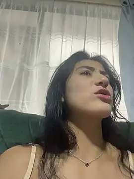 fiorella paris online show from April 4, 2026, 9:21 pm