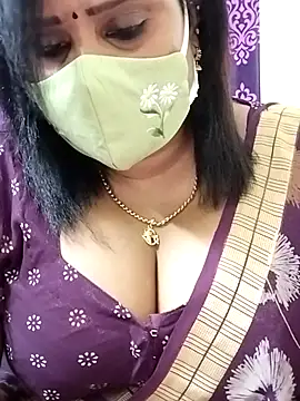 Snapshot of Queenflowerr chatting on October 16, 2025, 7:22 pm Queenflowerr online show from October 16, 2025, 7:22 pm