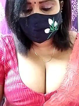 Snapshot of Queenflowerr chatting on September 24, 2025, 5:36 am Queenflowerr online show from September 24, 2025, 5:36 am