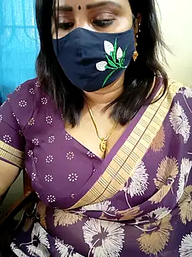 Queenflowerr online show from February 23, 2026, 5:52 am