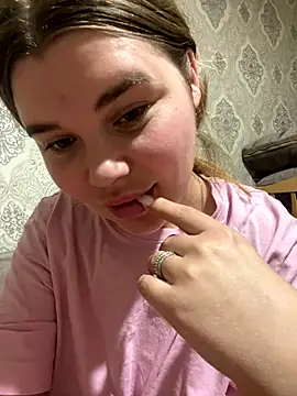 ella zzz online show from November 17, 2025, 11:42 pm