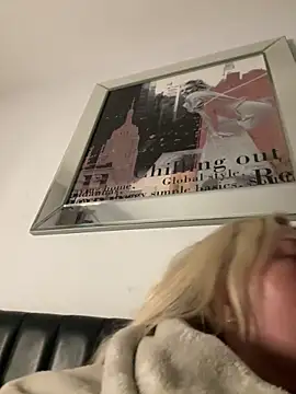Snapshot of blissdimicco chatting on March 6, 2025, 5:33 pm blissdimicco online show from March 6, 2025, 5:33 pm