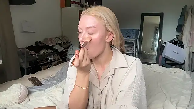 Snapshot of blissdimicco chatting on May 31, 2026, 4:13 pm blissdimicco online show from May 31, 2026, 4:13 pm