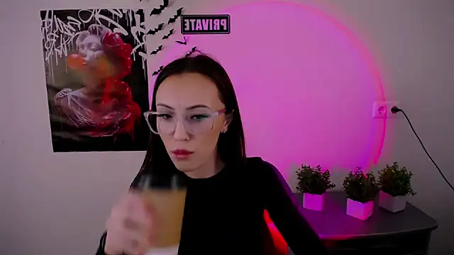 Nikonara Love online show from February 28, 2025, 12:42 pm