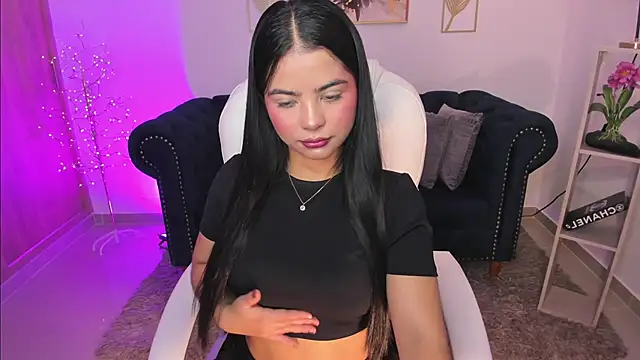 Snapshot of Layla_Breezee chatting on January 18, 2026, 12:30 pm Layla Breezee online show from January 18, 2026, 12:30 pm