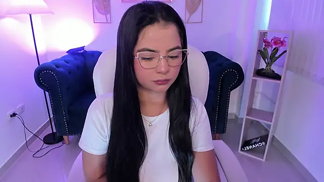 Layla Breezee online show from March 14, 2026, 11:49 am