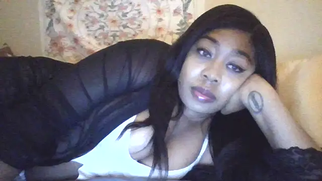 angeliquebelcali online show from October 14, 2025, 9:58 pm