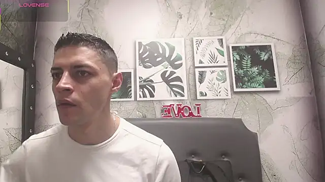 Snapshot of Frank_Millers chatting on March 17, 2025, 7:48 pm Frank Millers online show from March 17, 2025, 7:48 pm