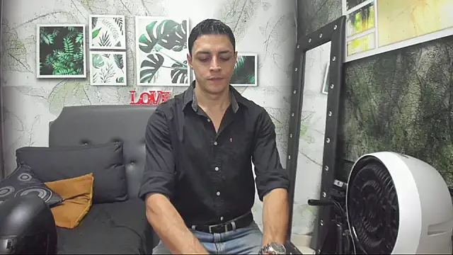 Snapshot of Frank_Millers chatting on September 16, 2025, 4:41 pm Frank Millers online show from September 16, 2025, 4:41 pm