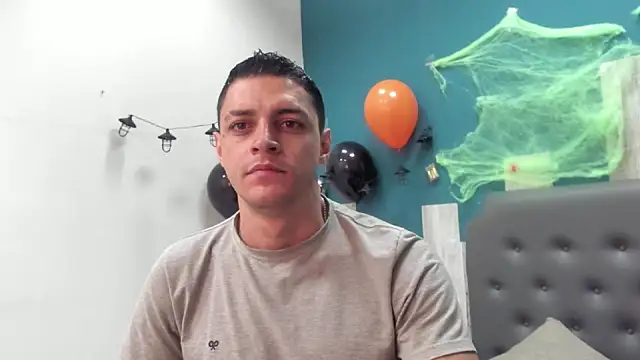 Snapshot of Frank_Millers chatting on October 28, 2025, 5:01 pm Frank Millers online show from October 28, 2025, 5:01 pm