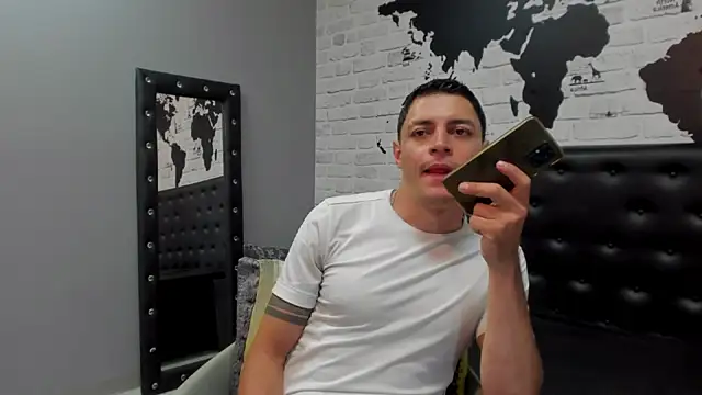 Snapshot of Frank_Millers chatting on November 20, 2025, 8:42 pm Frank Millers online show from November 20, 2025, 8:42 pm