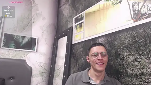 Snapshot of Frank_Millers chatting on March 21, 2025, 7:24 pm Frank Millers online show from March 21, 2025, 7:24 pm