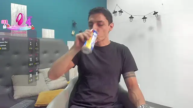 Snapshot of Frank_Millers chatting on October 13, 2025, 3:02 pm Frank Millers online show from October 13, 2025, 3:02 pm