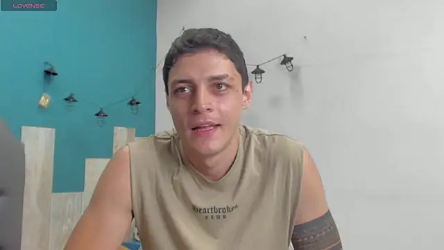 Snapshot of Frank_Millers chatting on October 16, 2025, 8:39 pm Frank Millers online show from October 16, 2025, 8:39 pm